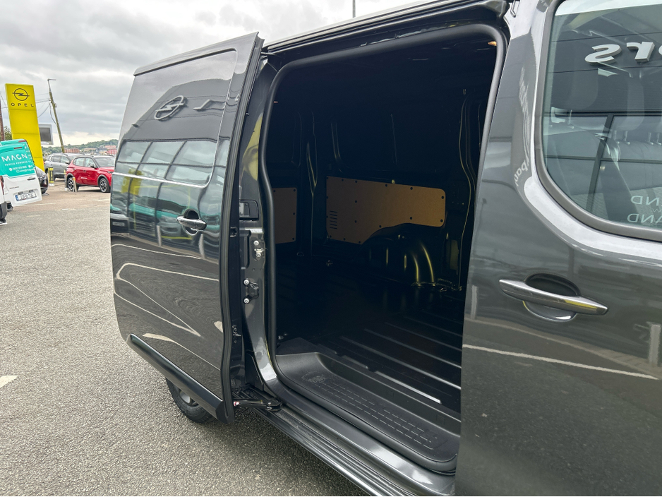 2025 Opel Vivaro 1.5L Diesel For Sale Images