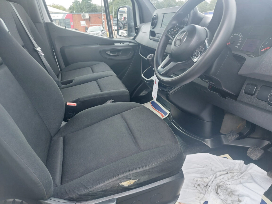 2022 Mercedes-Benz Sprinter 2L Diesel For Sale Images