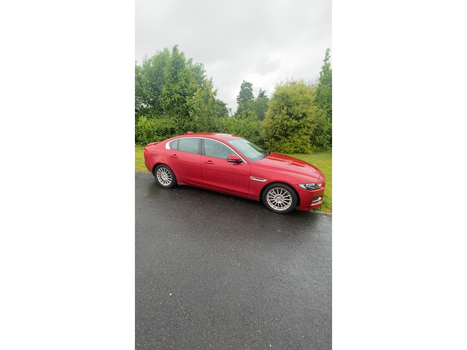 Jaguar XE MY 17 2.0 D 163PS SE 4DR — thumbnail 3