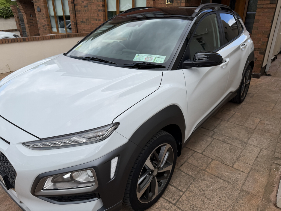 Hyundai Kona KAUAI 2WD PREMIUM TWO TONE 5DR