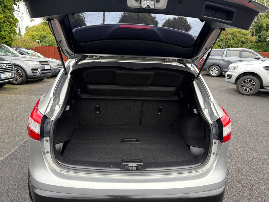 Nissan Qashqai 1.2 PET SV CVT AUTO — thumbnail 17