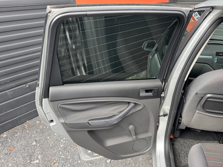 Ford C-Max 1.6 ACTIVE 90PS 5SPEED 5DR — thumbnail 18