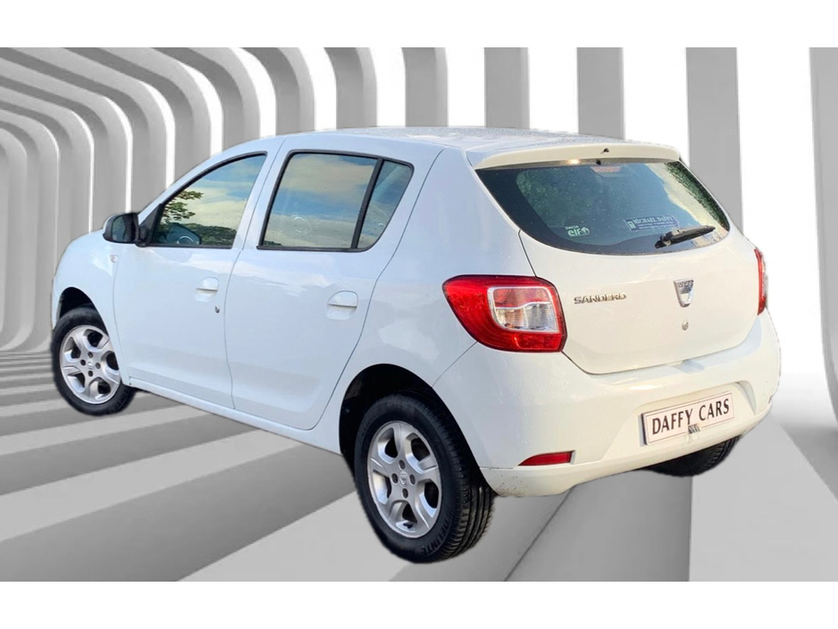 Dacia Sandero SIGNATURE 1.2 7 4DR — thumbnail 4