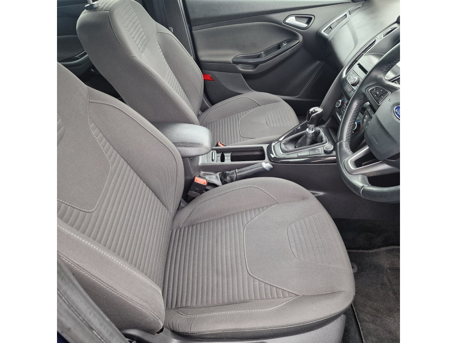 Ford Focus 1.5 TDCi 95PS Titanium — thumbnail 11