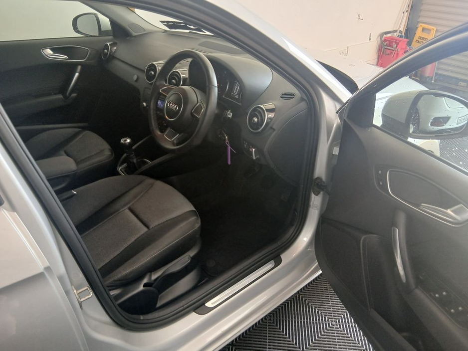 Audi A1 SB 1.6tdi 90 Sport 4DR — thumbnail 6