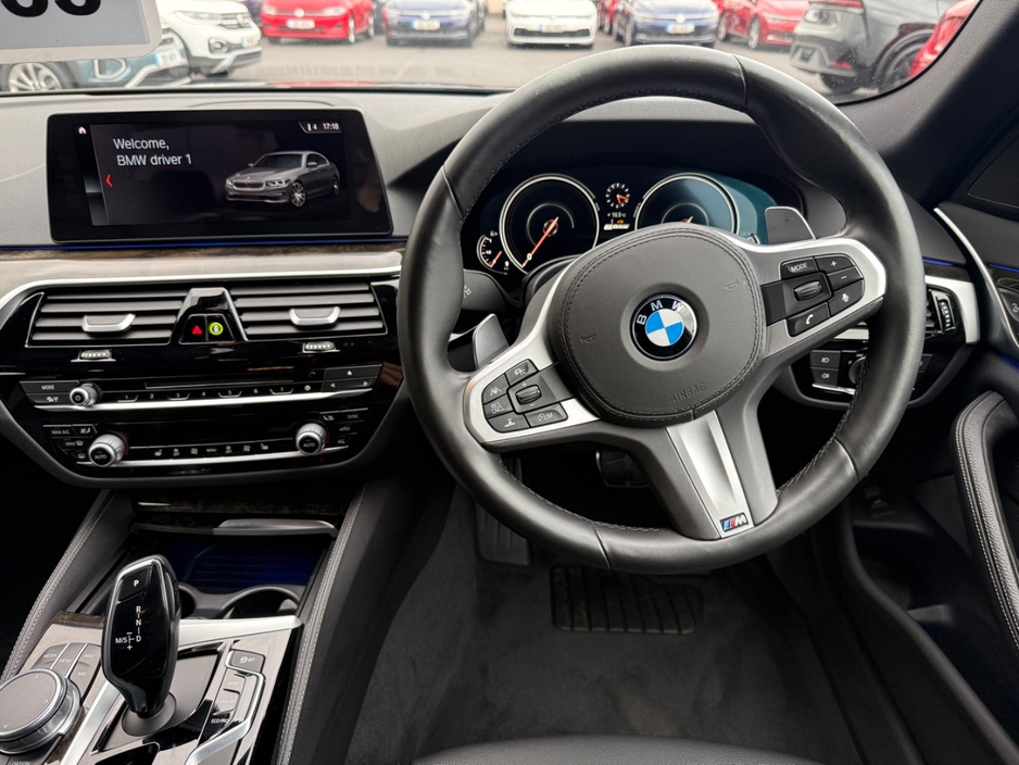 BMW 5 Series 530E M-SPORT 184BHP AUTOMATIC HYBRID *VIRTUAL COCKPIT, REAR VIEW CAMERA, 19 " DIAMOND CUT ALLOYS, PARKING SENSORS FRONT & REAR, MEMORY SEATS, LEATHER UPHOLSTERY, 3 STAGE HEATED SEATS,HEADS UP DISPLAY* — thumbnail 14