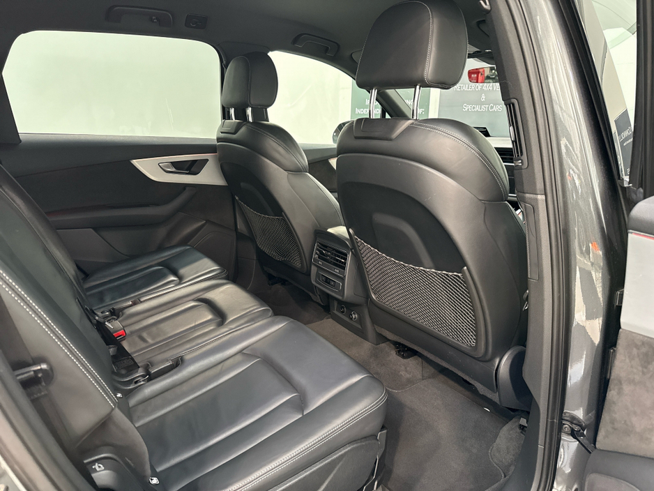 2021 Audi Q7 3L Petrol Plug-in Hybrid For Sale Images