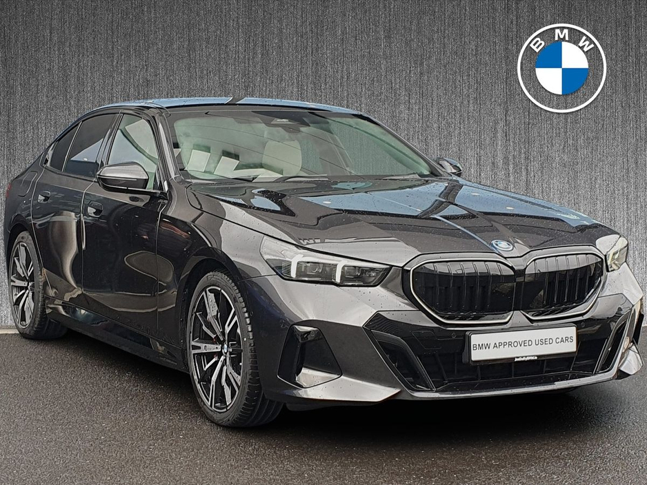 2026 BMW 5 Series 2L Petrol Plug-in Hybrid For Sale Images