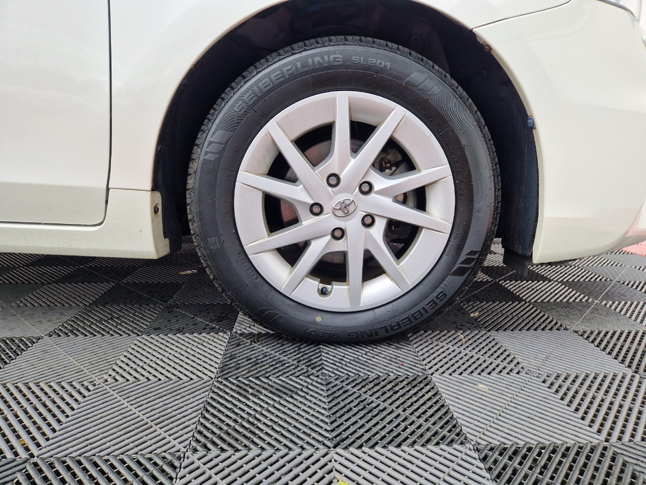 2012 Toyota Prius 1.8L Petrol Hybrid For Sale Images