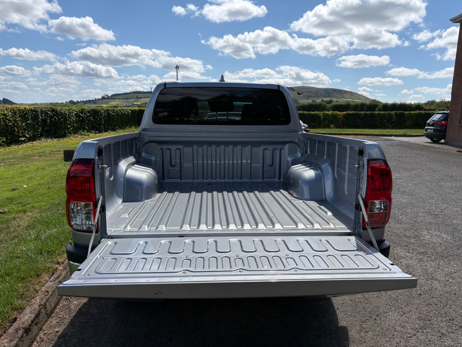 2025 Toyota Hilux 2.8L Diesel For Sale Images