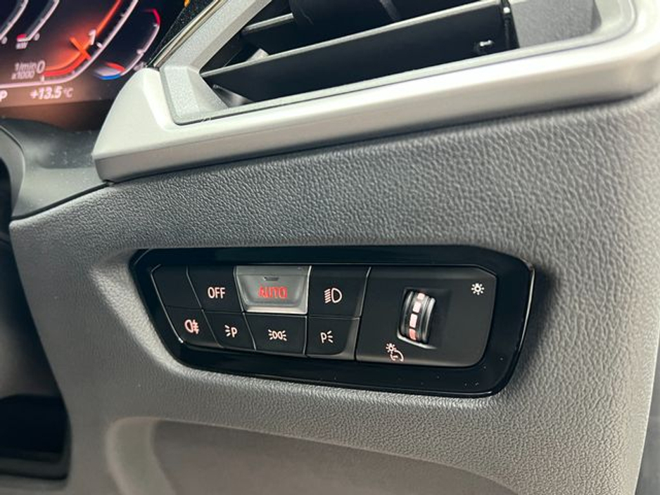 BMW 3 Series 320d xDrive 4WD — thumbnail 38