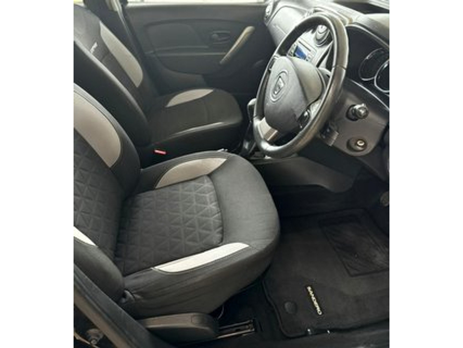 2015 Dacia Sandero Stepway 1.5L Diesel For Sale Images