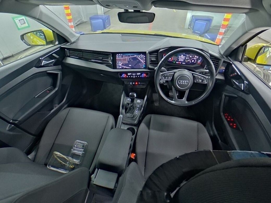 Audi A1 1.0 AUTOMATIC - YELLOW/BLACK TWO TONE - FACTORY ALLOYS - DIGITAL DASH - REAR CAMERA — thumbnail 3