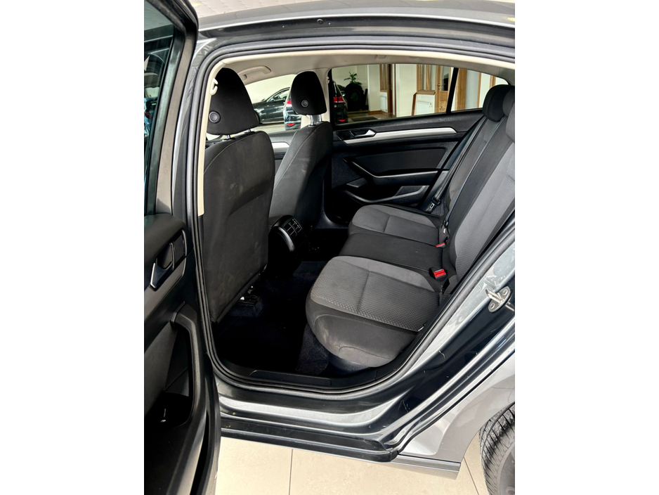 2016 Volkswagen Passat 1.6L Diesel For Sale Images