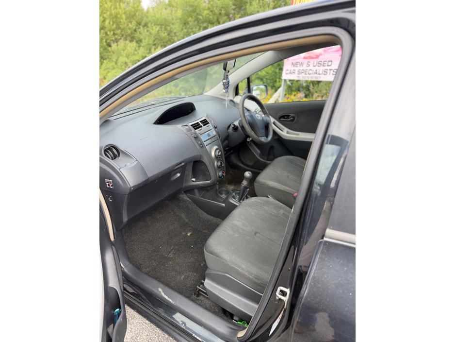 2010 Toyota Yaris 1L Petrol For Sale Images