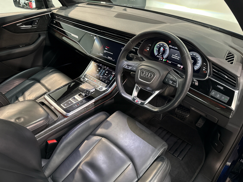 2021 Audi Q7 3L Petrol Plug-in Hybrid For Sale Images