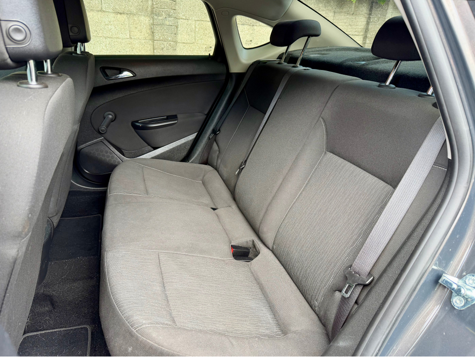 2014 Opel Astra 1.7L Diesel For Sale Images
