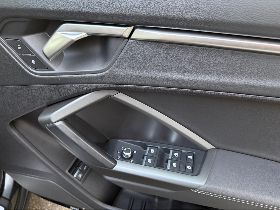 2024 Audi Q3 1.4L Petrol Plug-in Hybrid For Sale Images