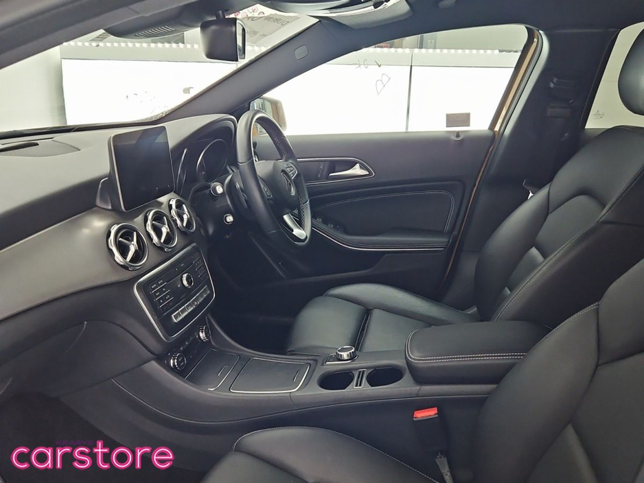 Mercedes-Benz GLA Class 1.6 Auto — thumbnail 12