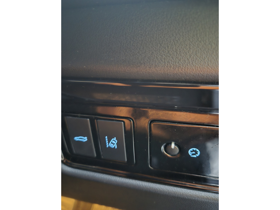 Jaguar XF 2.0 D RWD R-SPORT MY 18 4DR AUTO — thumbnail 36