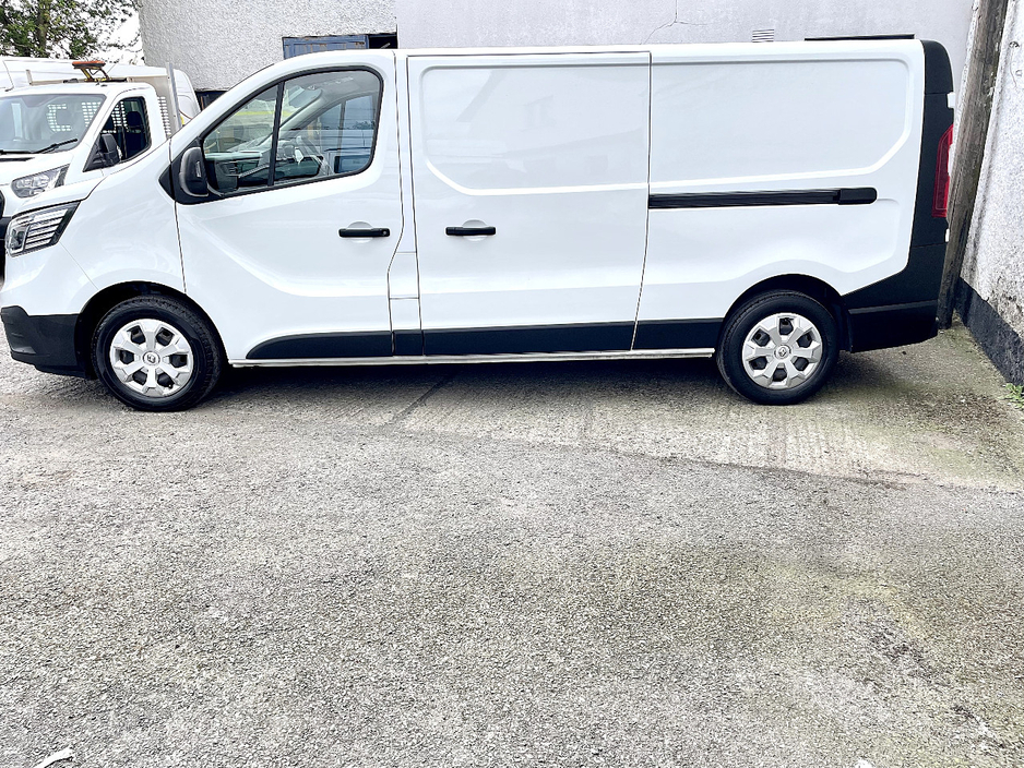 2023 Renault Trafic 2L Diesel For Sale Images