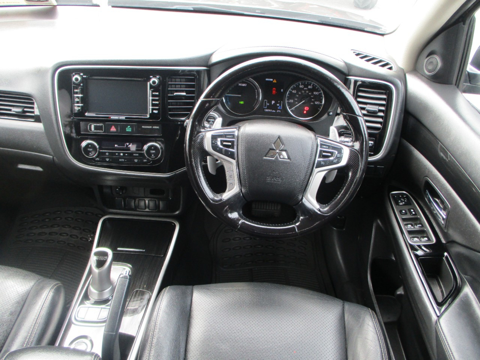 2017 Mitsubishi Outlander 2L Petrol Plug-in Hybrid For Sale Images