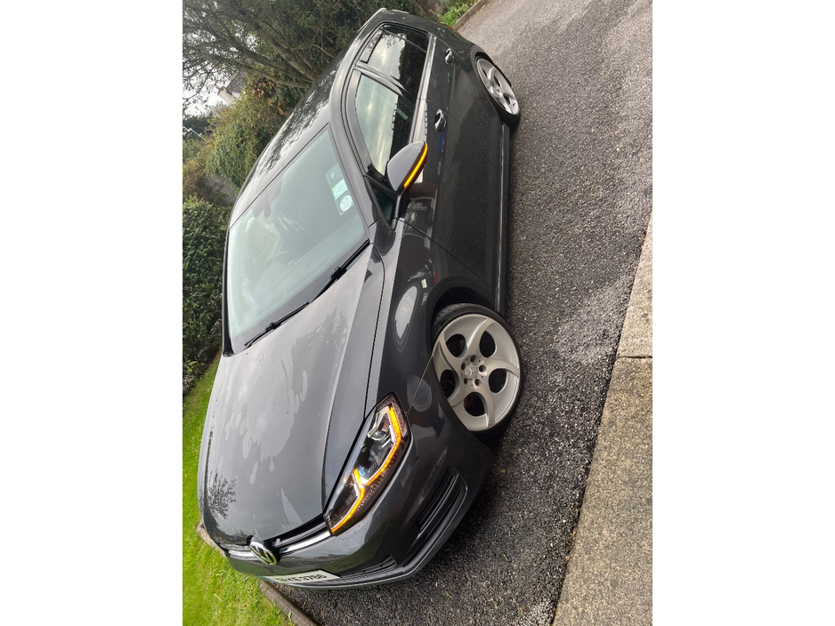 Volkswagen Golf 1.6 TDI SE BLUEMOTION 105PS 5DR