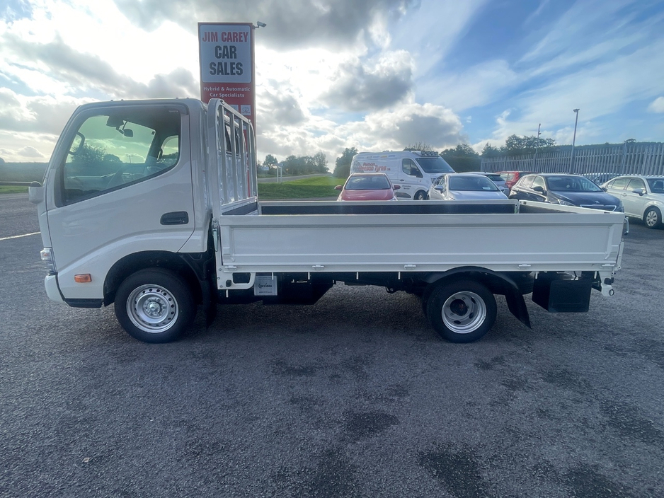 2026 Toyota DYNA 2L Petrol For Sale Images