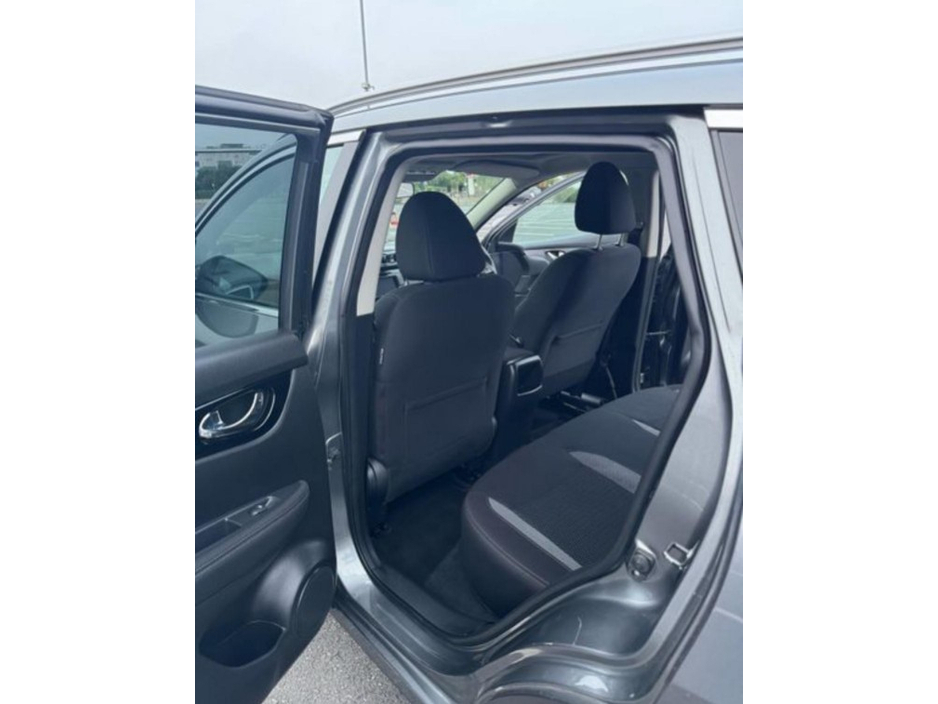 Nissan Qashqai 1.2 SV 18 4DR — thumbnail 4