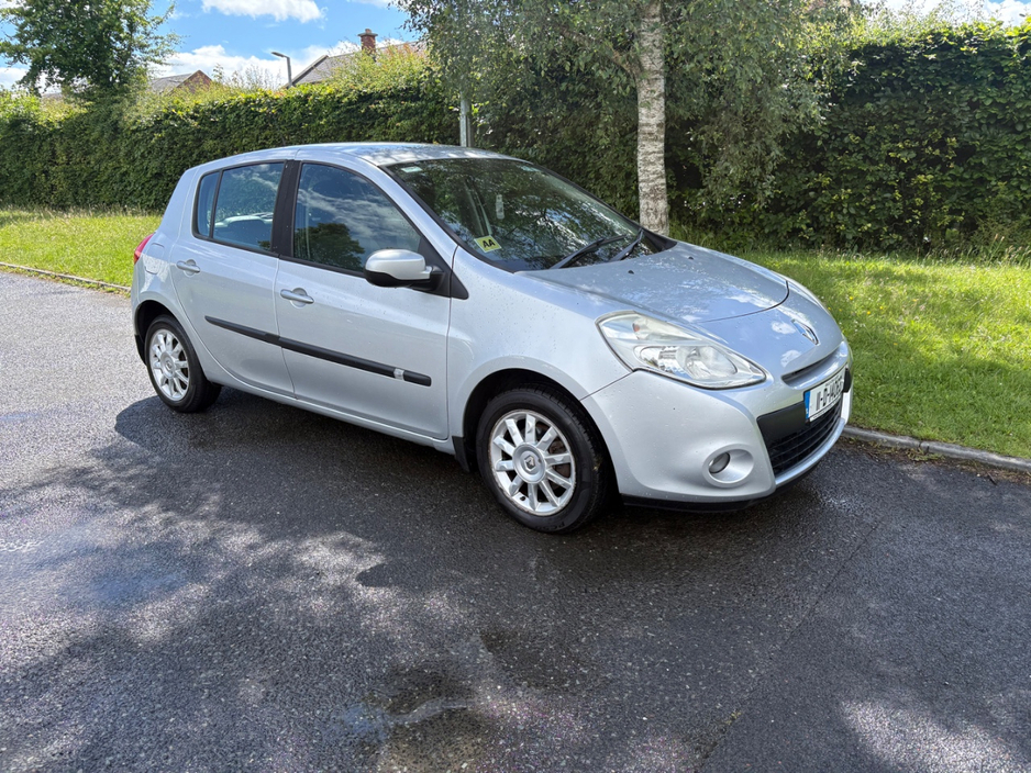 2011 Renault Clio 1.1L Petrol For Sale Images