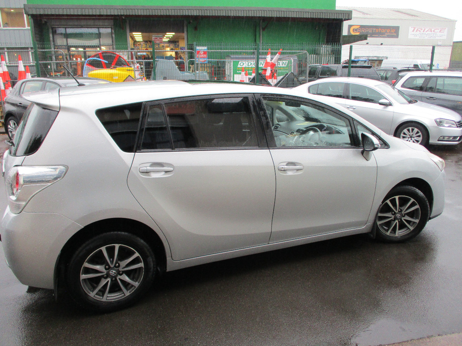 2015 Toyota Verso 1.6L Diesel For Sale Images