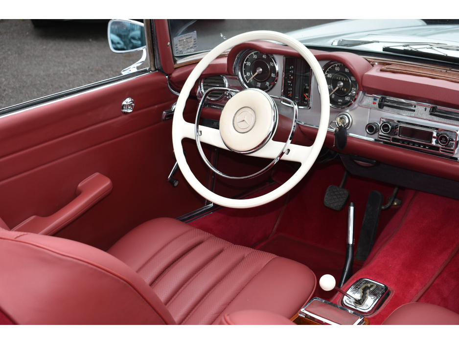 1967 Mercedes-Benz 250 2.5L Petrol For Sale Images