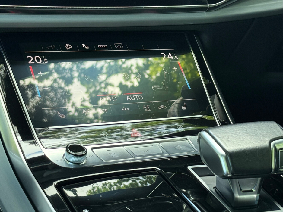 2021 Audi Q8 3L Petrol Plug-in Hybrid For Sale Images