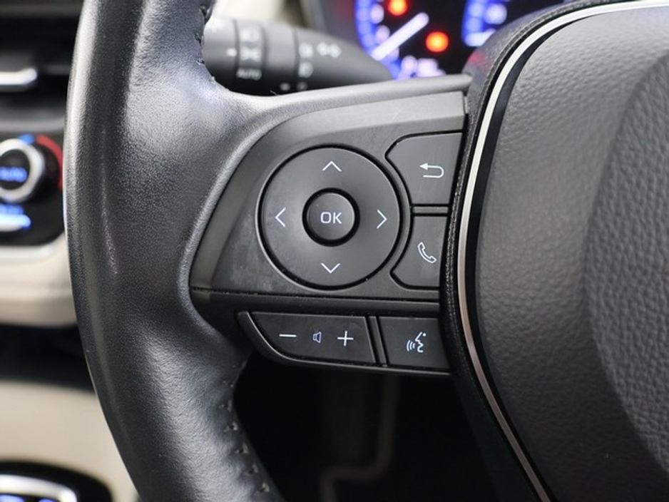 Toyota Corolla Luna Sport Hybrid Saloon — thumbnail 16