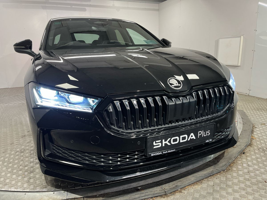 Skoda Superb Sportline DSG 2.0TDI 150BHP - 19 Inch Alloys - Reversing Camera - Ambient Lighting - Climate Control - Electric Heated Seats - Keyless Start - Apple CarPlay/Android Auto — thumbnail 20