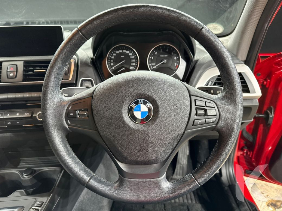 BMW 1 Series 1.5 118i AUTOMATIC - REVERSE CAMERA — thumbnail 15