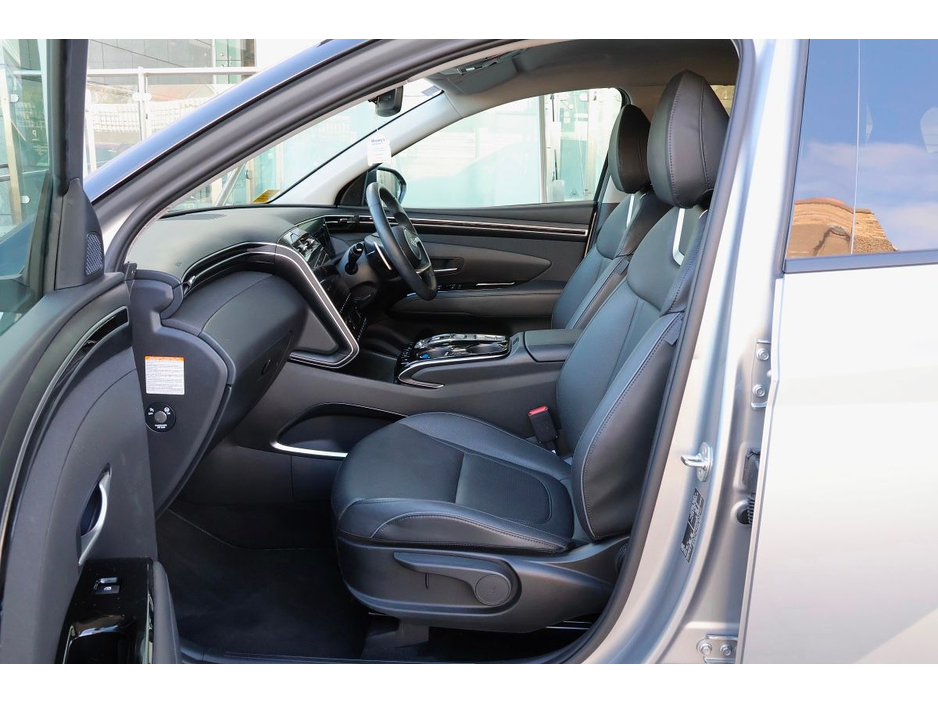 Hyundai Tucson 2WD Executive Plus HEV Auto w.2 Tone Roof — thumbnail 17
