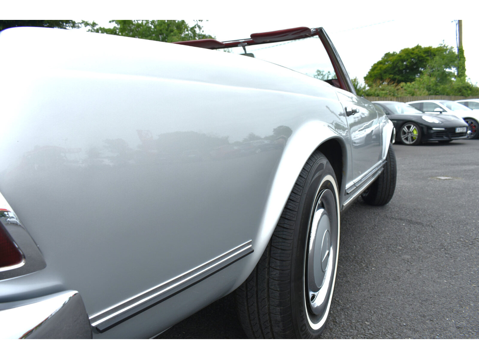 1967 Mercedes-Benz 250 2.5L Petrol For Sale Images