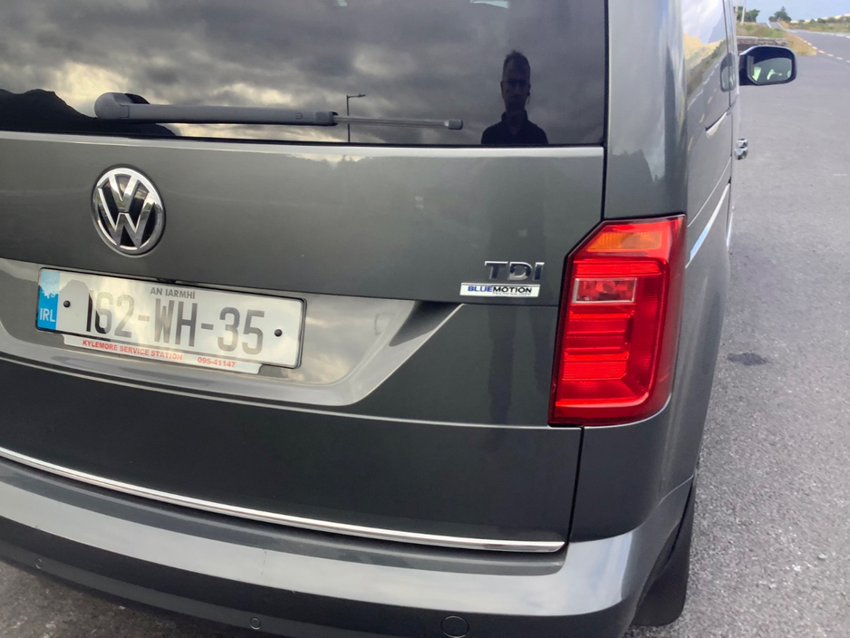 2016 Volkswagen Caddy Maxi Life 2L Diesel For Sale Images