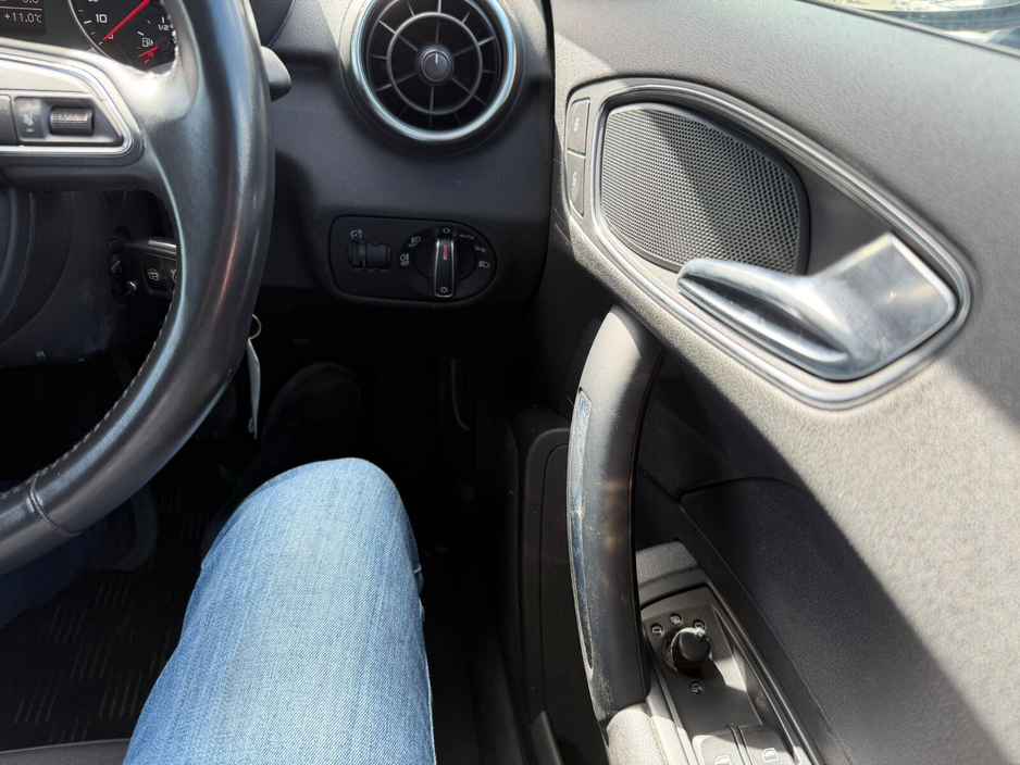 Audi A1 1.4 TFSI S TRONIC SPORT — thumbnail 12
