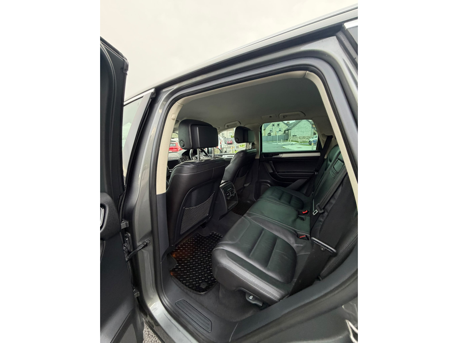 2016 Volkswagen Touareg 3L Diesel For Sale Images