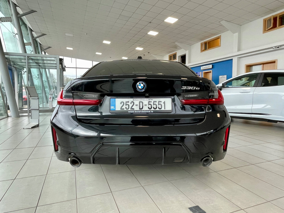 2025 BMW 3 Series 2L Petrol Plug-in Hybrid For Sale Images