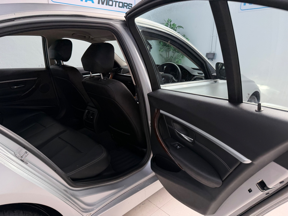 BMW 3 Series 320D SE LUXURY DIESEL AUTOMATIC // FULL HEATED ELECTRIC LEATHER // LANE ASSIST // PRIVACY PACK // STUNNING EXAMPLE // AA APPROVED 2026 — thumbnail 26