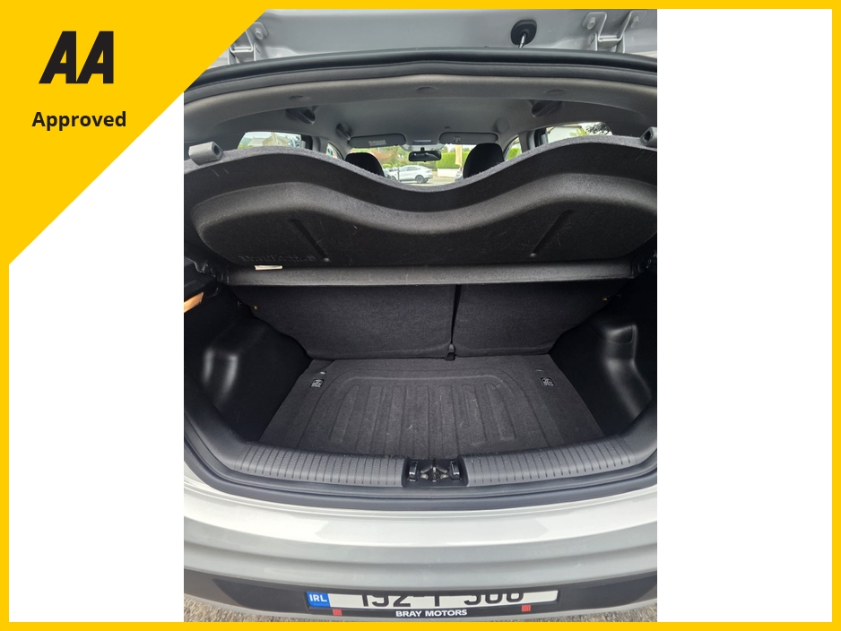 Hyundai i10 DELUXE 4DR — thumbnail 15