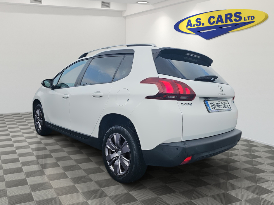 Peugeot 2008 ACTIVE 1.2 ** LOW MILEAGE IRISH CAR ** NICE SPEC ** 2 KEYS ** SUPERB EXAMPLE ** — thumbnail 5