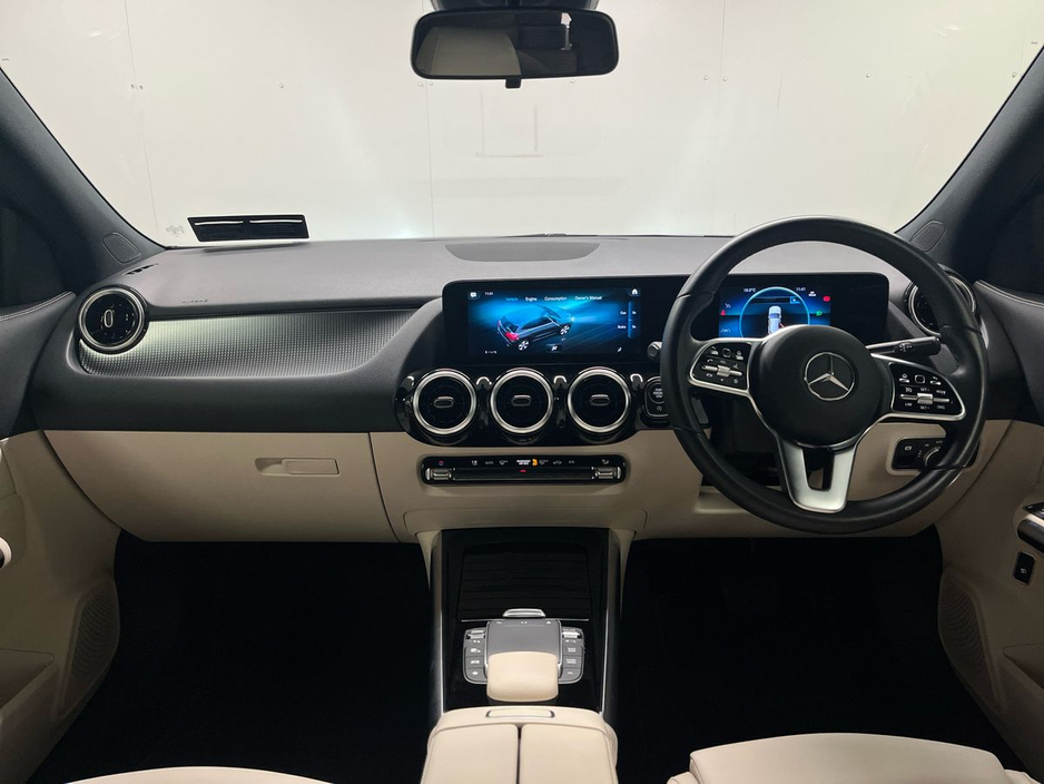 Mercedes-Benz GLA Class GLA 200 d Auto Progressive - 18 Inch Alloys - KEYLESS access - Rear View Camera - Heated Seats - Active Parking Assist Function — thumbnail 10