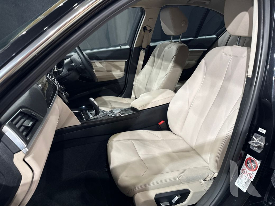 BMW 3 Series 330E 2.0 HYBRID AUTOMATIC - LUXURY - FULL BEIGE LEATHER - UPGRADED ALLOYS - ADAPTIVE CRUISE CONTROL - LED HEADLIGHTS - REAR CAMERA — thumbnail 17