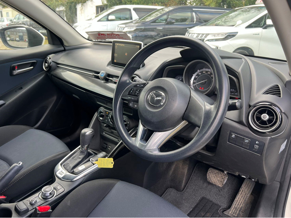 Mazda Demio — thumbnail 15