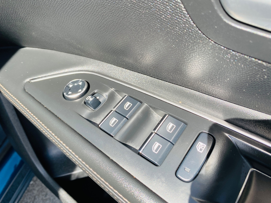 2021 Peugeot 5008 2L Diesel For Sale Images