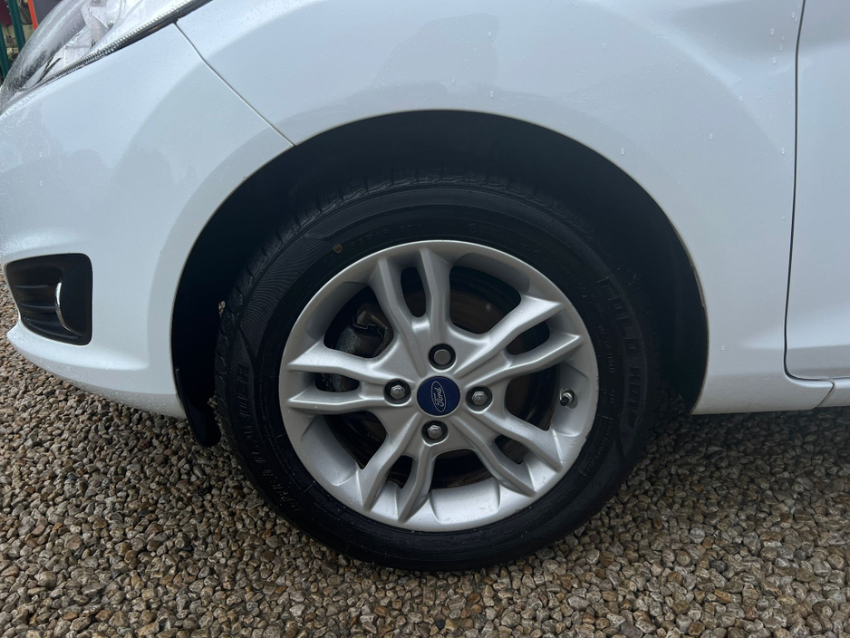 Ford Fiesta ==NEW WETBELT//NEW NCT//NEW TAX//APPLE CARPLAY== — thumbnail 17